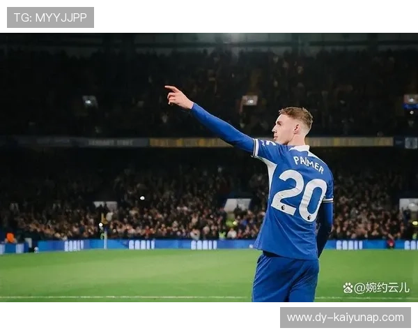 切尔西中场直塞让锋线直面门将